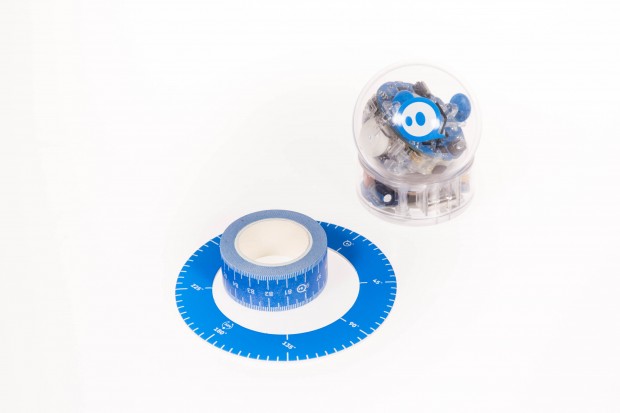 Klebeband mit Zentimeterma&szlig; und Winkelmesser (Bild: Martin Wolf/Golem.de)