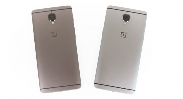 Äußerlich entspricht das neue Modell - hier links - dem Oneplus Three. (Bild: Martin Wolf/Golem.de)