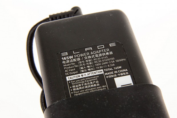 Das 165-Watt-Netzteil (Foto: Martin Wolf/Golem.de)