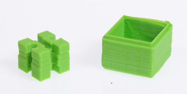 Unsere ersten Druckversuche waren nur bedingt erfolgreich, da fehlt noch die Feinabstimmung und mehr Abschmierung an den Achsen. (Foto: Alexander Merz)