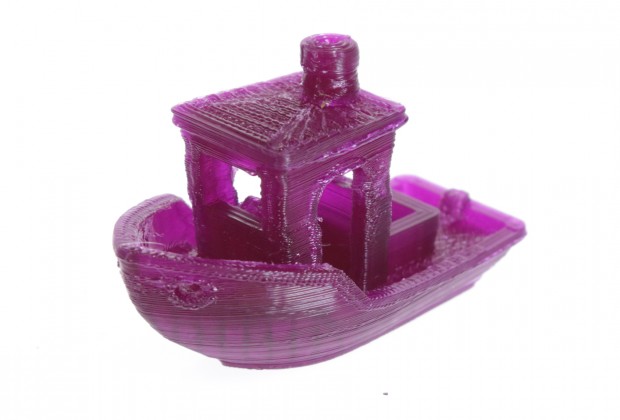 Mit einen zus&auml;tzlichen L&uuml;fter wagten wir uns dann sogar an das Benchy-Modell mit halbwegs respektablem Ergebnis. (Foto: Alexander Merz)