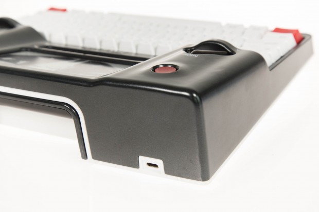 Das Ger&auml;t wird per USB-C aufgeladen - wenn der Akku funktioniert. (Bild: Martin Wolf/ Golem.de)