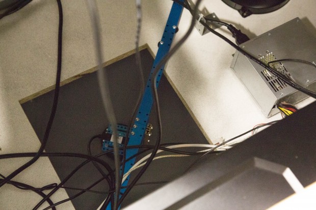 Ganz versteckt am Boden befindet sich ein Lidar. (Bild: Martin Wolf/Golem.de)