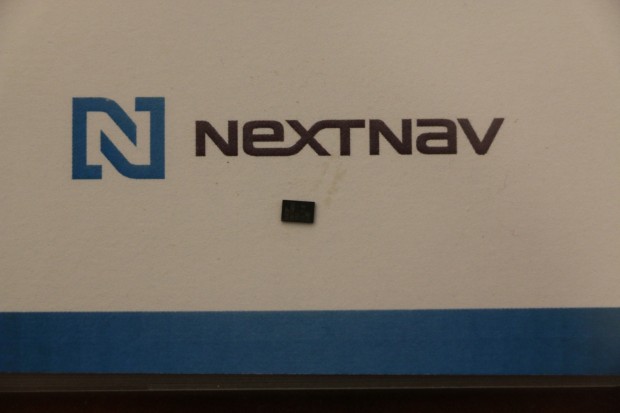 Die Funktionen für die Indoor-Ortung lassen sich in einem Bauteil von wenigen Millimetern Größe unterbringen. (Foto: Friedhelm Greis/Golem.de)