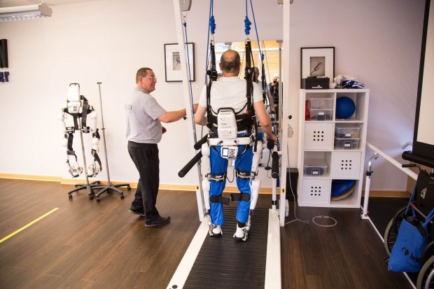 Die Muskeln senden ein Signal an das Gehirn, dass eine Bewegung ausgef&uuml;hrt wurde. (Foto: Martin Wolf/Golem.de)