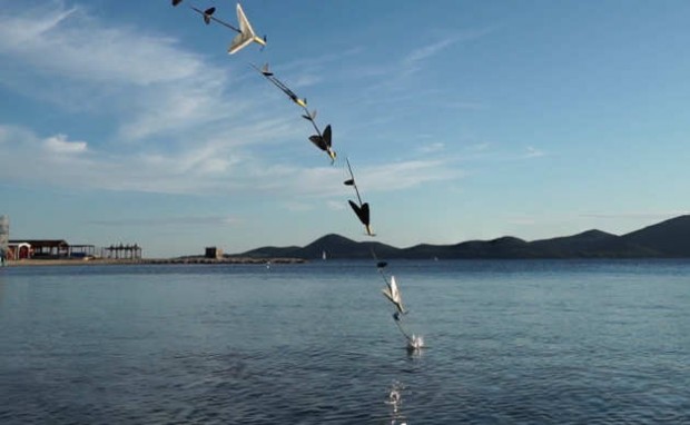 Der Eintauchvorgang von AquaMAV (Bild: Imperial College London)