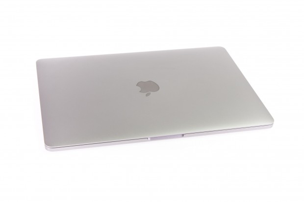 Das Macbook Pro ist schön klein. (Foto: Martin Wolf/Golem.de)