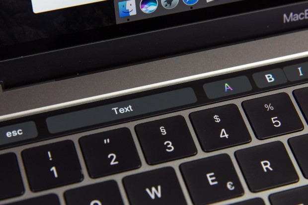 Wortvorschläge auf der Touch Bar (Foto: Martin Wolf/Golem.de)