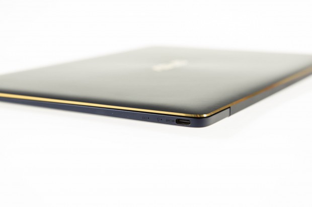 Ein USB Typ C muss reichen. (Foto:Martin Wolf/Golem.de)