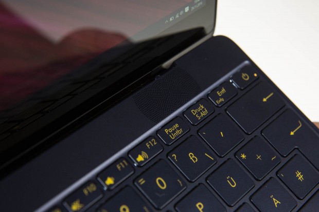 Der Lautsprecher an der rechten oberen Seite ist recht kr&auml;ftig. (Foto:Martin Wolf/Golem.de)