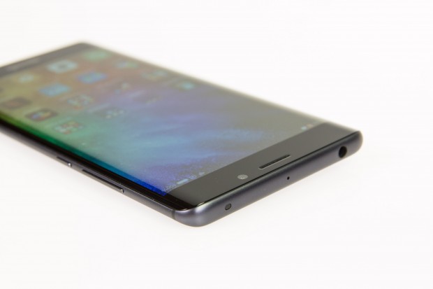 Das Mi Note 2 hat einen IR-Blaster, mit dem Geräte fernbedient werden können. (Bild: Martin Wolf/Golem.de)