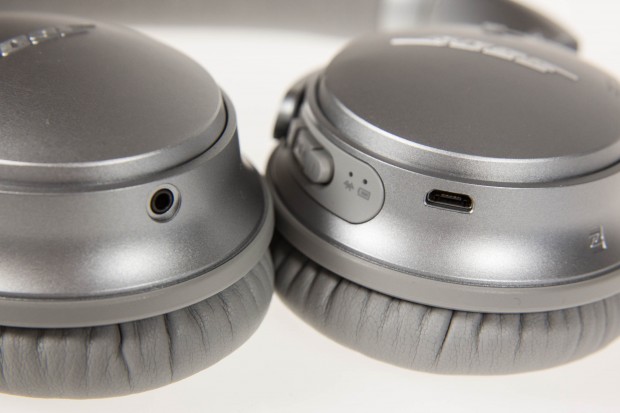 Im Vergleich zu einem Berührungsfeld ist die Bedienung mit Hilfe der kleinen Tasten jedoch etwas fummelig. (Foto: Martin Wolf/Golem.de)