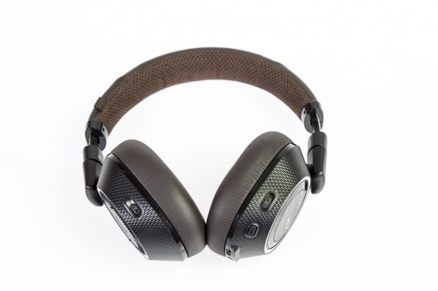 Plantronics Backbeat Pro 2 ist mit 250 Euro eines der günstigeren ANC-Modelle. (Foto: Martin Wolf/Golem.de)