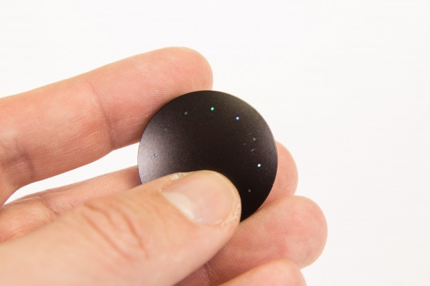 Die Anzeige wird durch leichtes Drücken aktiviert. (Bild: Martin Wolf/Golem.de)