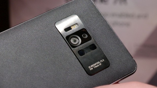 Das Zenfone AR unterstützt zudem Googles VR-Plattform Daydream. (Bild: Marc Sauter/Golem.de)