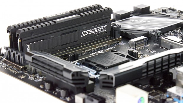 DDR4-2400 hilft dem 7700K (Foto: Marc Sauter/Golem.de)