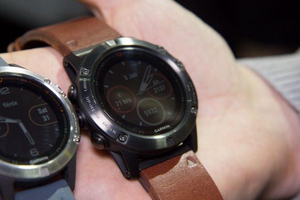 Die Fenix 5X ist mit 51 mm Durchmesser am größten. (Bild: Martin Wolf/Golem.de)