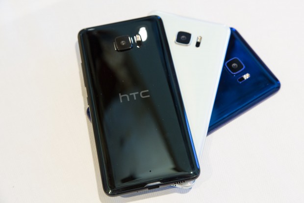 Beide neuen Smartphones arbeiten mit einer künstlichen Intelligenz, die den Nutzer unterstützen soll. (Bild: Martin Wolf/Golem.de)