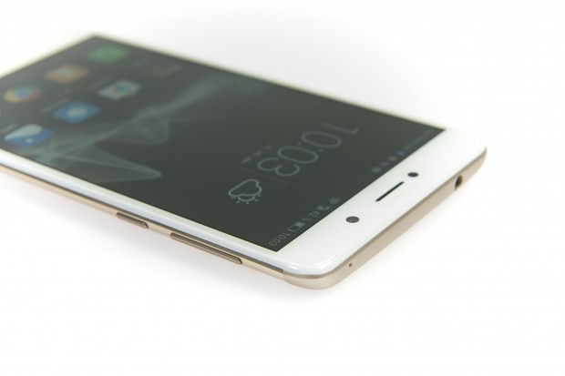 Die Frontkamera hat 8 Megapixel. (Bild: Martin Wolf/Golem.de)