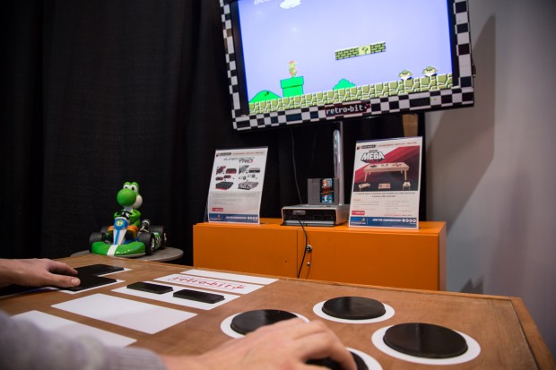 Mit dem Mega Table können wie mit einem normalen Controller Spiele gespielt werden. (Bild: Martin Wolf/Golem.de)