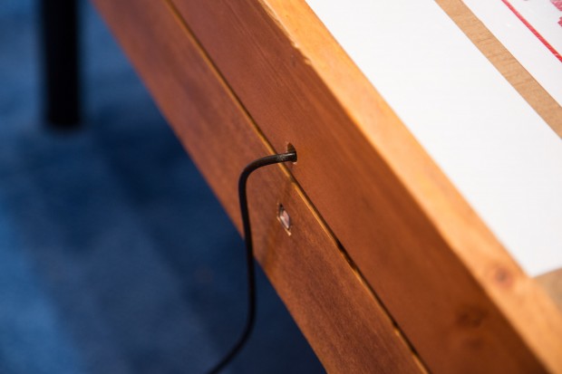 Der Mega Table verfügt über ein zehn Meter langes Anschlusskabel. (Bild: Martin Wolf/Golem.de)