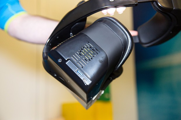 Das System ist aktiv gekühlt. (Bild: Martin Wolf/Golem.de)