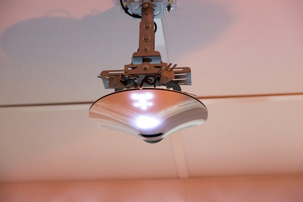 Das System arbeitet mit einer Weitwinkel-Linse. (Foto: Martin Wolf/Golem.de)