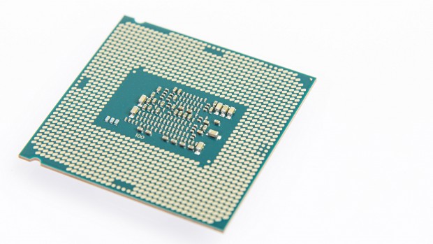 Auf der Rückseite sind weniger SIMD-Bauteile vorhanden als bei einem Quadcore. (Foto: Martin Wolf/Golem.de)