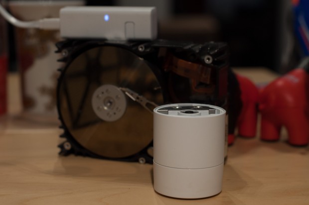 Da wir die Bridge f&uuml;r die Fotos nicht angeschlossen haben, leuchtet nur eine LED. (Foto: Andreas Sebayang/Golem.de)