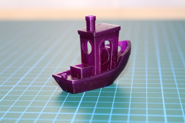 Mit gutem Filament und viel Experimentieren schlägt sich der Billigdrucker besser als erwartet. (Bild: Alexander Merz/Golem.de)