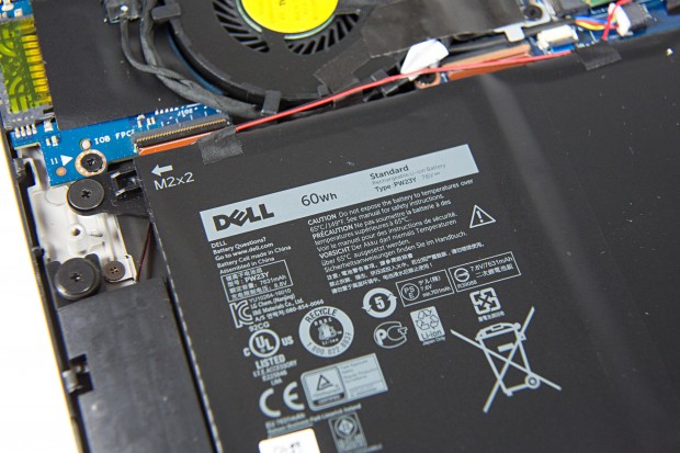 Dell verbaut einen 60-Wh-Akku. (Foto: Martin Wolf/Golem.de)