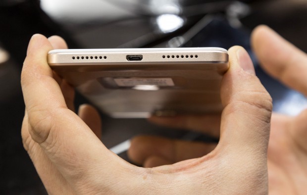 Das Doogee Y6 Max 3D kostet bei Onlineimporteuren zwischen 150 und 180 Euro. (Bild: Martin Wolf/Golem.de)