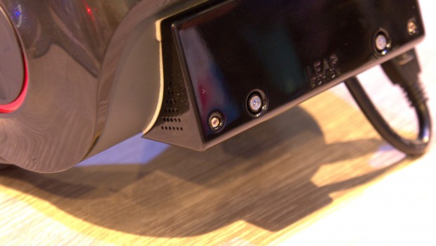 Der Controller ist unterhalb der Display-Einheit verschraubt (Foto: Marc Sauter/Golem.de)