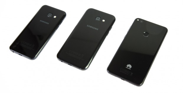 Das P8 Lite hat den Fingerabdrucksensor auf der Rückseite, die beiden neuen Galaxy-Modelle vorne. (Bild: Tobias Költzsch/Golem.de)