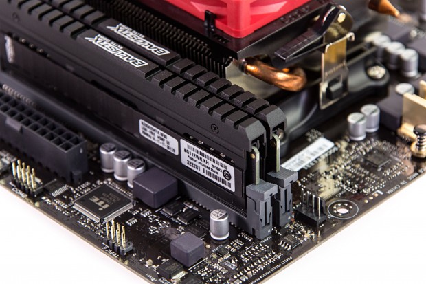 Bristol Ridge unterstützt DDR4-2400 im Dualchannel. (Foto: Martin Wolf/Golem.de)