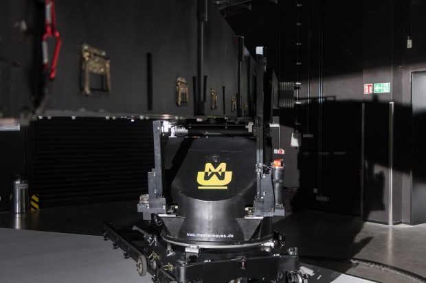 Der Arm sitzt auf einer Basis und kann rotiert werden. (Foto: Werner Pluta/Golem.de)