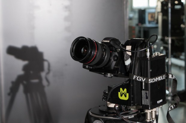 Auch dieser Kopf ist für Motion Control gedacht - damit wird auf sehr engem Raum gedreht, etwa in einem Auto. (Foto: Werner Pluta/Golem.de)