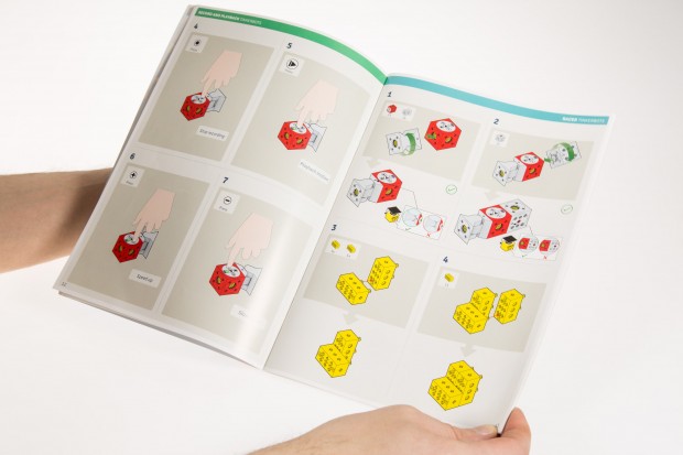 Die bildhafte Anleitung enthält kleinere Hinweise auf Englisch. (Bild: Martin Wolf/Golem.de)