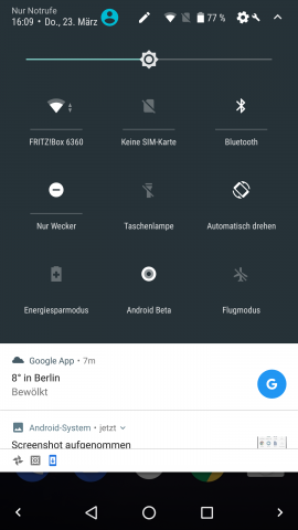 Die Schnelleinstellungen haben sich hingegen nicht nur leicht im Design verändert: Tippen wir auf das WLAN- oder Bluetooth-Symbol, wird die Funktion abgestellt. Den Einstellungsbildschirm erreichen wir durch Tippen auf die Schrift. (Screenshot: Golem.de)