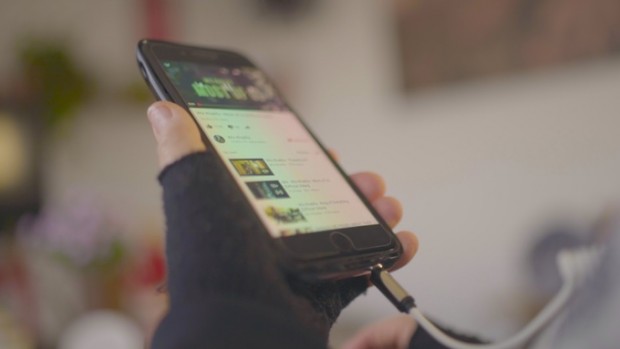 Die Eye-H&uuml;lle hat eine Klinkenbuchse. (Bild: Esti)