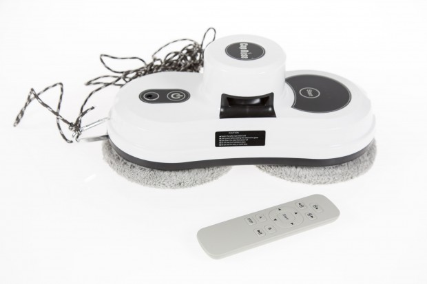 Roboter mit Fernbedienung (Foto: Martin Wolf/Golem.de)