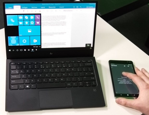 Wir steuern das Lapdock kabellos mit dem Telefon. (Bild: Martin Wolf/Golem.de)