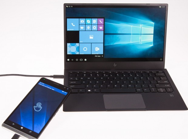 Das Dock kann auch per USB-Kabel angesteuert werden. (Bild: Martin Wolf/Golem.de)