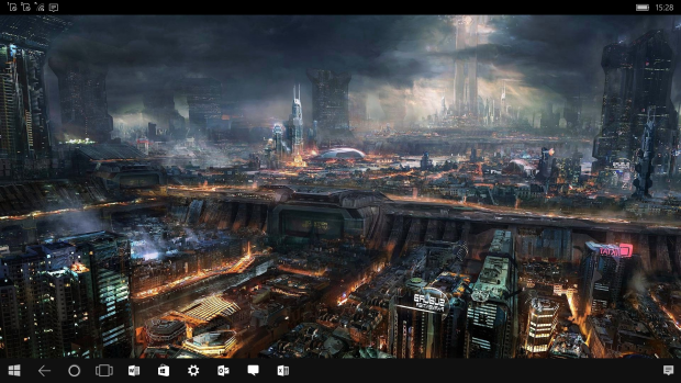 Der Desktop ist ohne Verknüpfungen ziemlich leer. (Screenshot: Oliver Nickel/Golem.de)