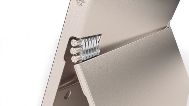 Lenovo verwendet auch hier das charakteristische Gelenk. (Bild: Lenovo)