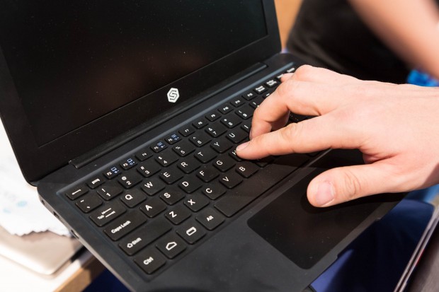 Die Tastatur hat uns bereits bei den Prototypen gefallen. (Bild: Martin Wolf/Golem.de)