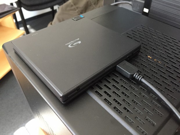 ... wird per Micro-USB-3.0 angeschlossen. (Foto: Andreas Sebayang/Golem.de)