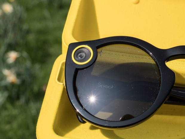 Spassige Aufnahmen Mit Freunden Snap Spectacles Im Test Das Brillen Spektakel Fur Snapchat Fans Golem De