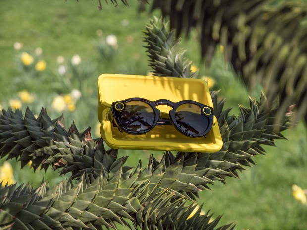 Die Spectacles können aktuell nur in den USA bestellt werden. Nutzer aus Deutschland müssen die Brille über einen Versandimporteur bestellen. (Bild: Martin Wolf/Golem.de)