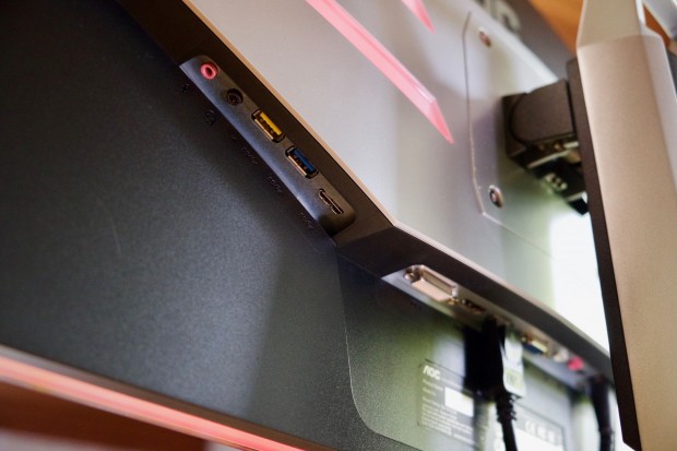 Die Anschl&uuml;sse des AOC AG352QCX (Foto: Michael Wieczorek/Golem.de)